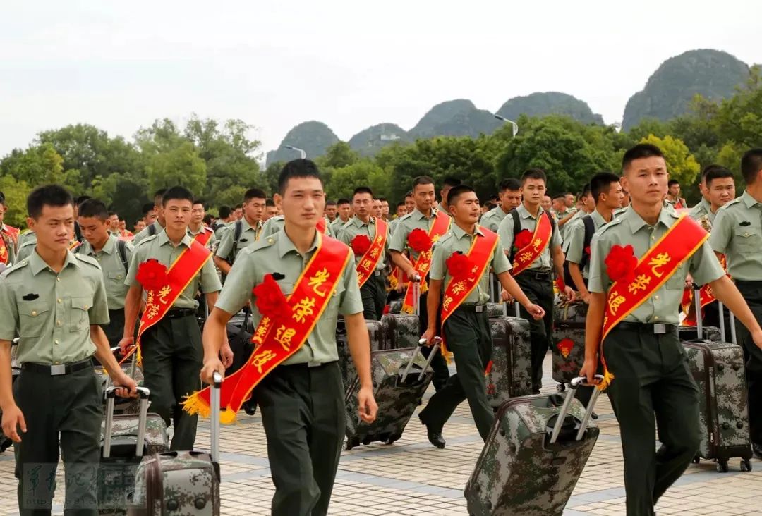 大学生退伍安置地是什么意思_退役大学生士兵安置身份问题_大学生退役士兵安置地